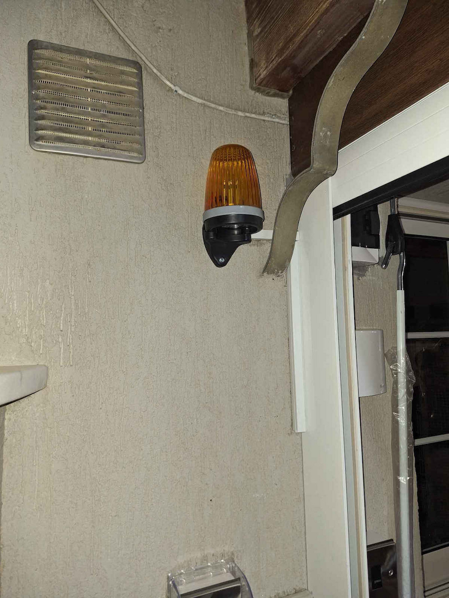 Profelmnet FA-15 Parking Beacon Light