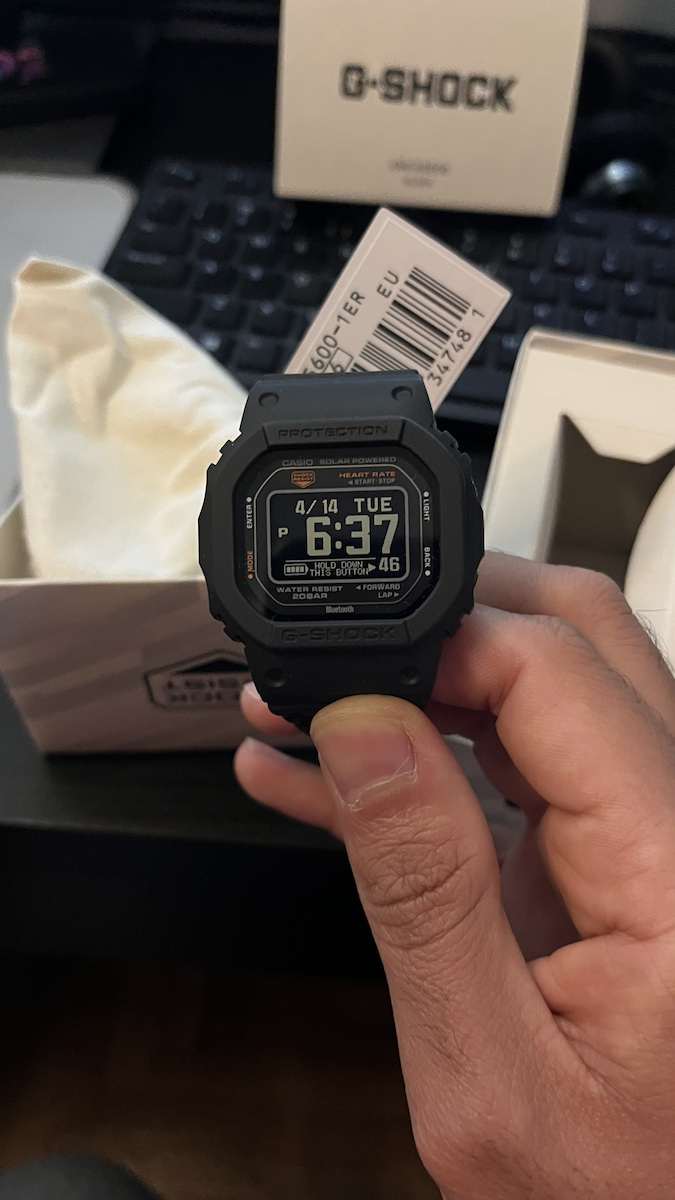 Casio Ψηφιακό Ανδρικό Ρολόι Μπαταρίας με Λευκό Καουτσούκ Λουράκι