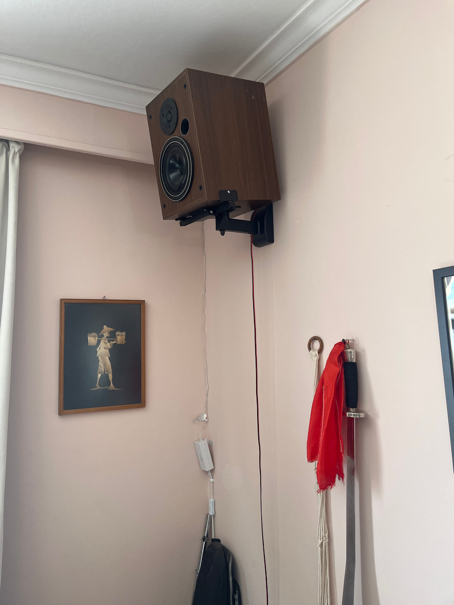 Brateck Speaker Stands in Black Color