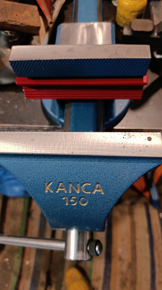 Kanca Fixed Countertop Vise Made of Steel with Maximum Opening 100mm