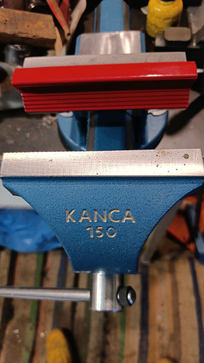 Kanca Fixed Countertop Vise Made of Steel with Maximum Opening 100mm