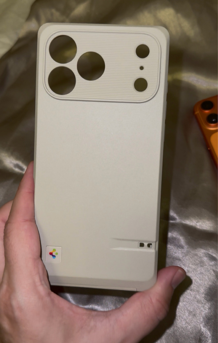 Spigen Classic LS (Mag Fit) Back Cover Plastic / Silicone Stone (iPhone 17 Pro Max)
