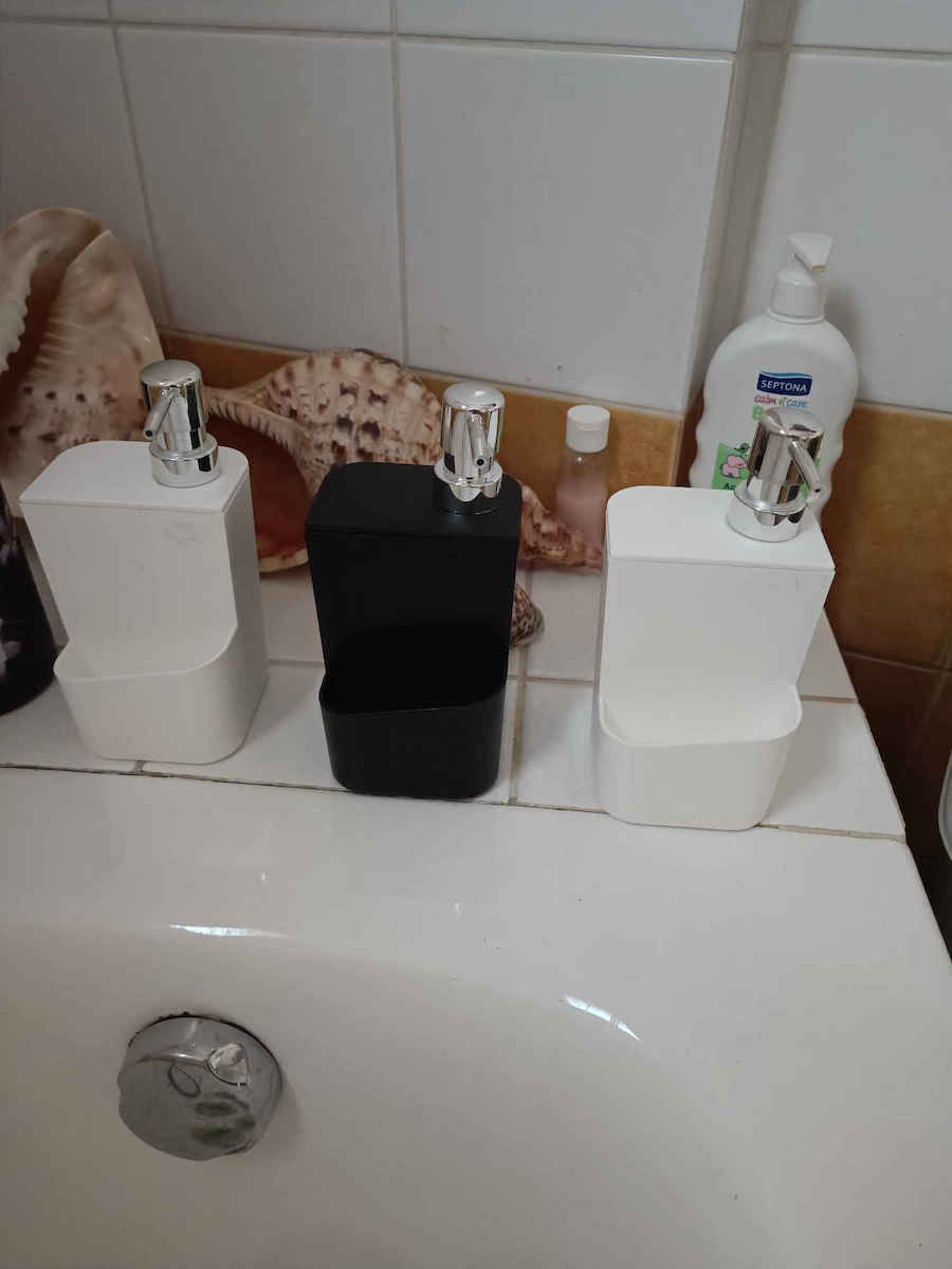 Kinvara Dispenser Κουζίνας Πλαστικό με Θήκη για Σφουγγάρι Μαύρο 650ml