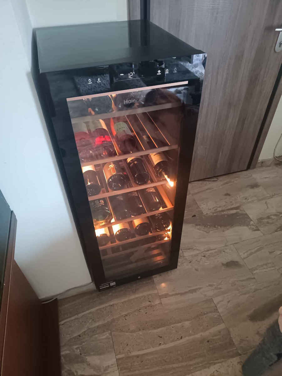 Haier Συντηρητής Κρασιών 84 Φιαλών