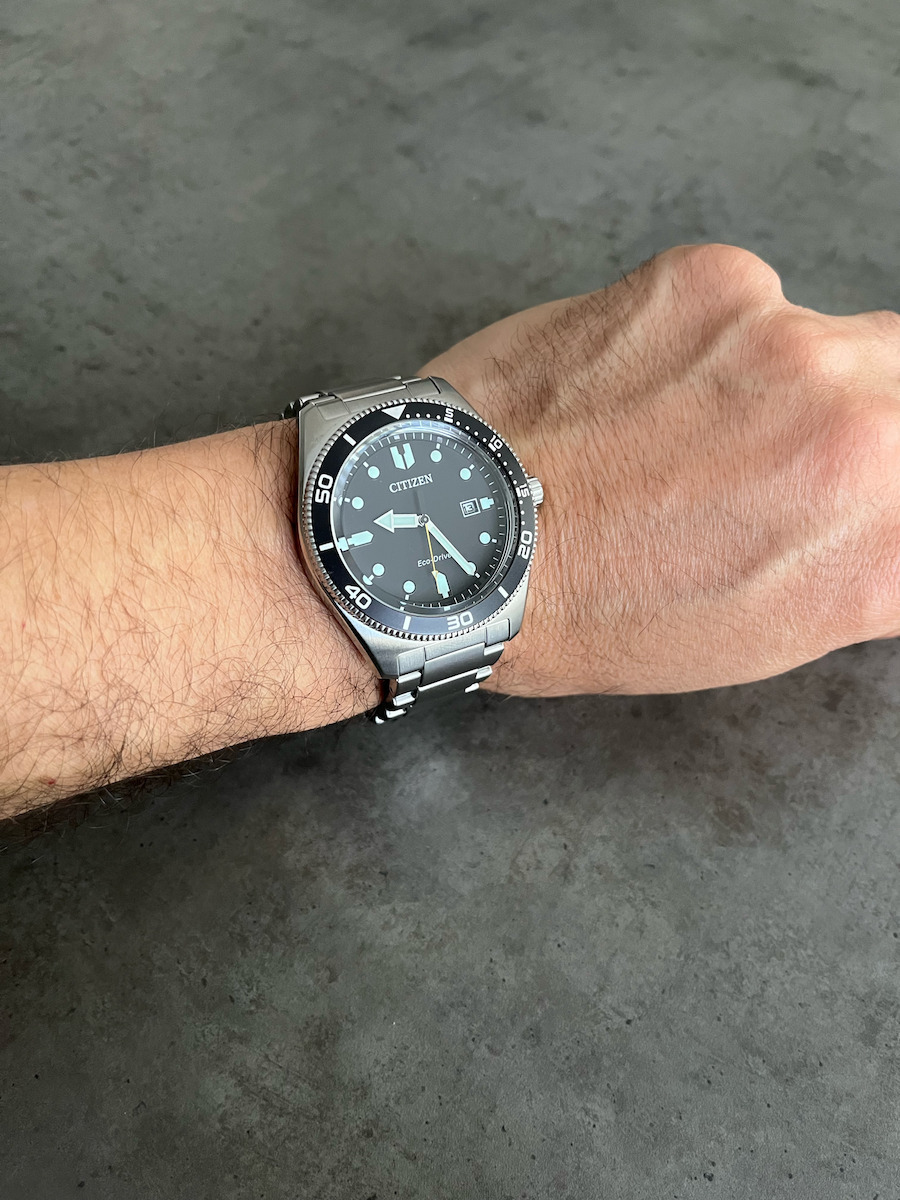 Citizen Ανδρικό Ρολόι 43mm Μπαταρίας με Ασημί Μεταλλικό Μπρασελέ