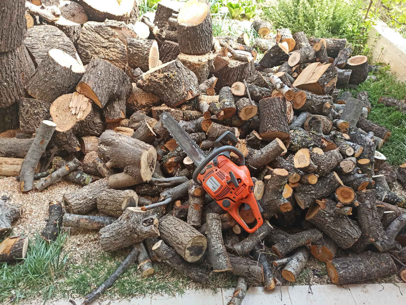 Husqvarna 440 II e-series Benzin-Kettensäge 4.4kg mit Schiene 45cm und Easy Start