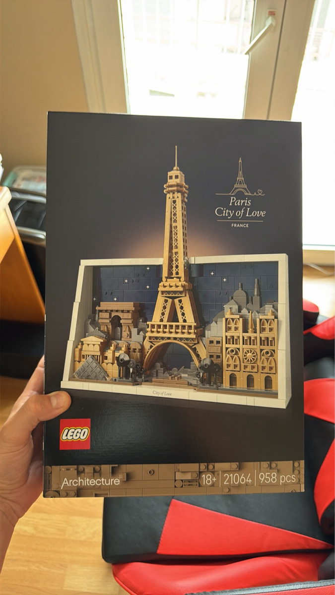 LEGO Architecture Paris – Градът на Любовта за 18+ Години 958 Бройки