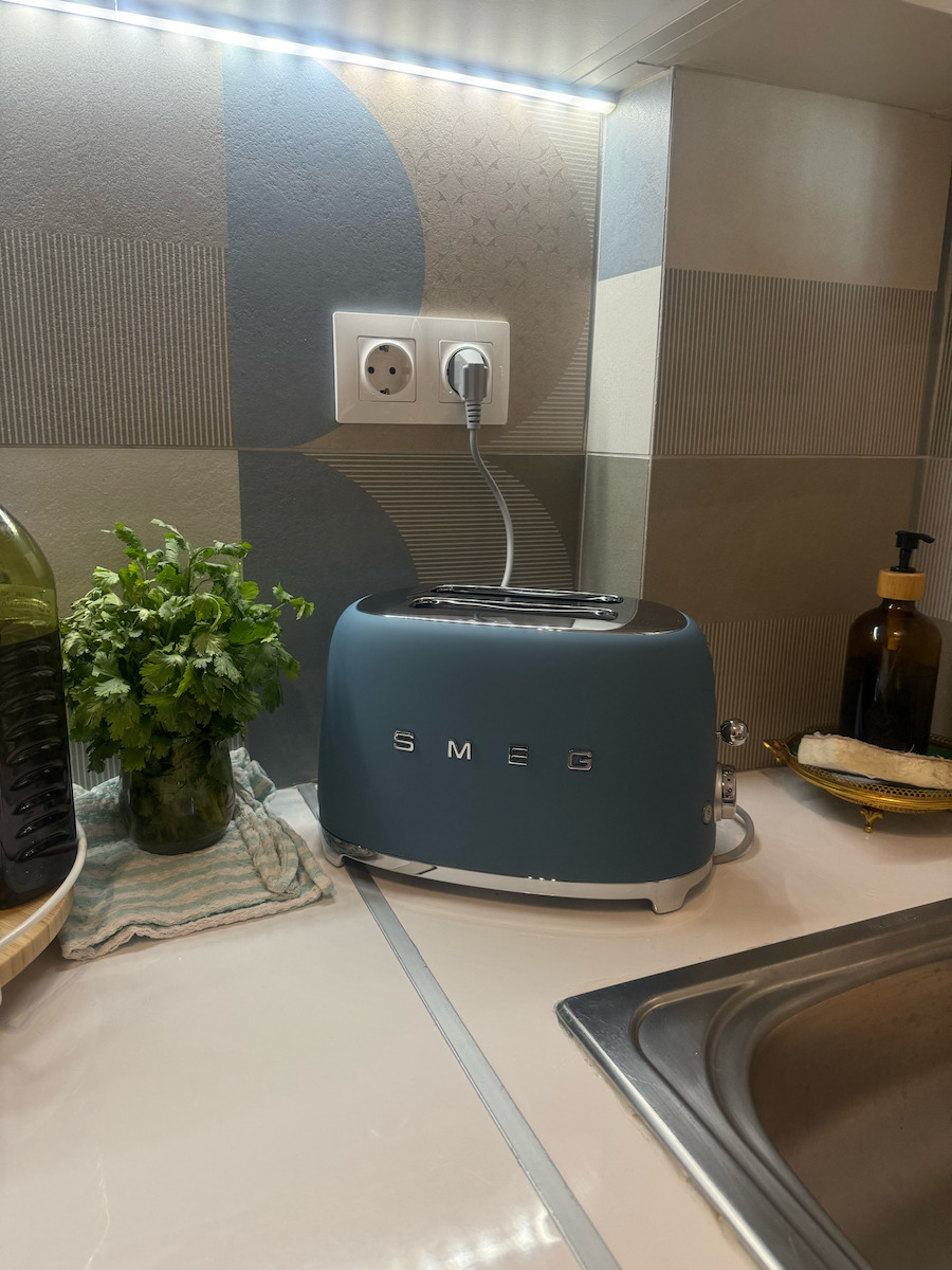 Smeg Φρυγανιέρα 2 Θέσεων 950W Λευκή