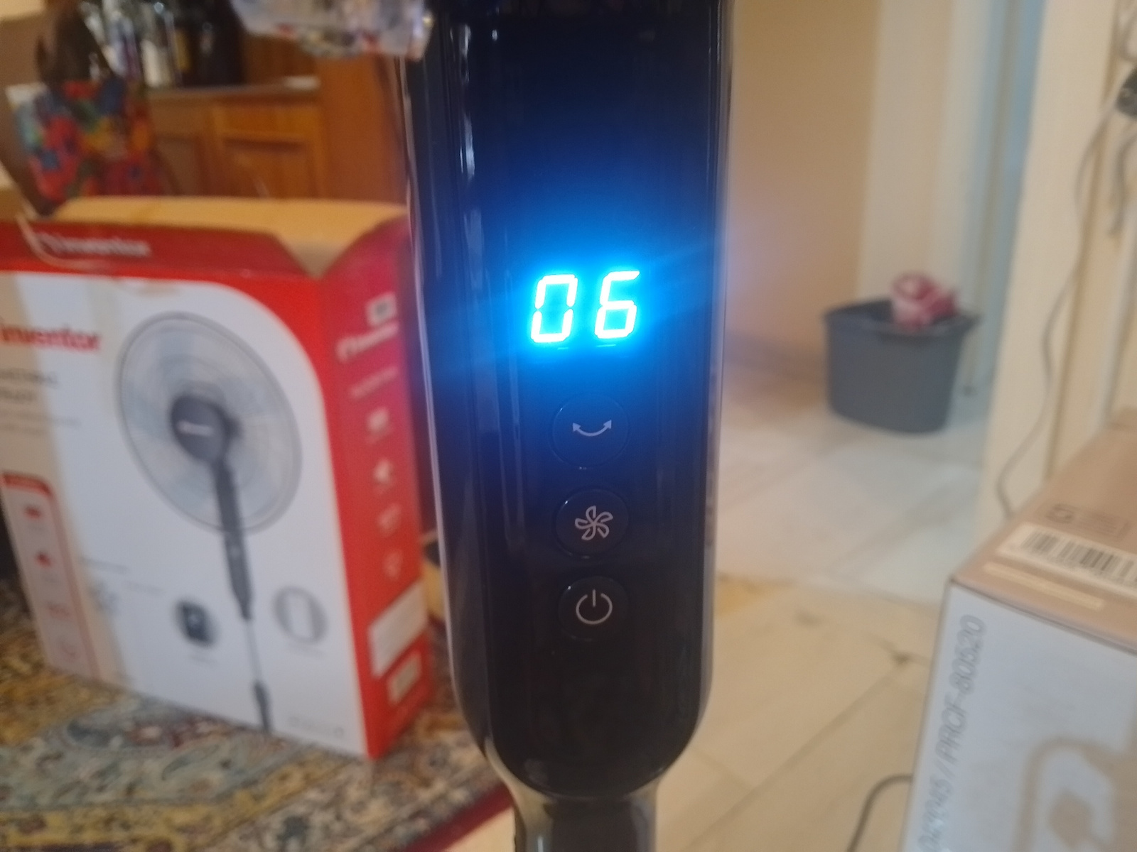 Inventor Pedestal Fan 35W 40cm Diameter with Remote Control Black