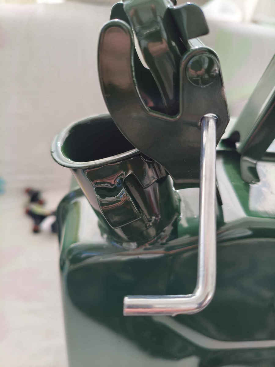 Wadfow Fuel Can Double Position Metallic 10lt Green