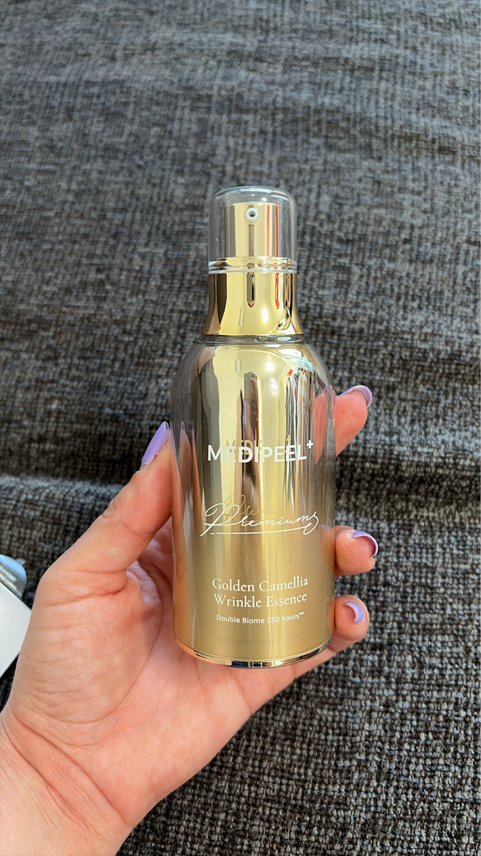 Medi-peel Peptide 9 Golden Camellia Esență Antirid 50 Ml