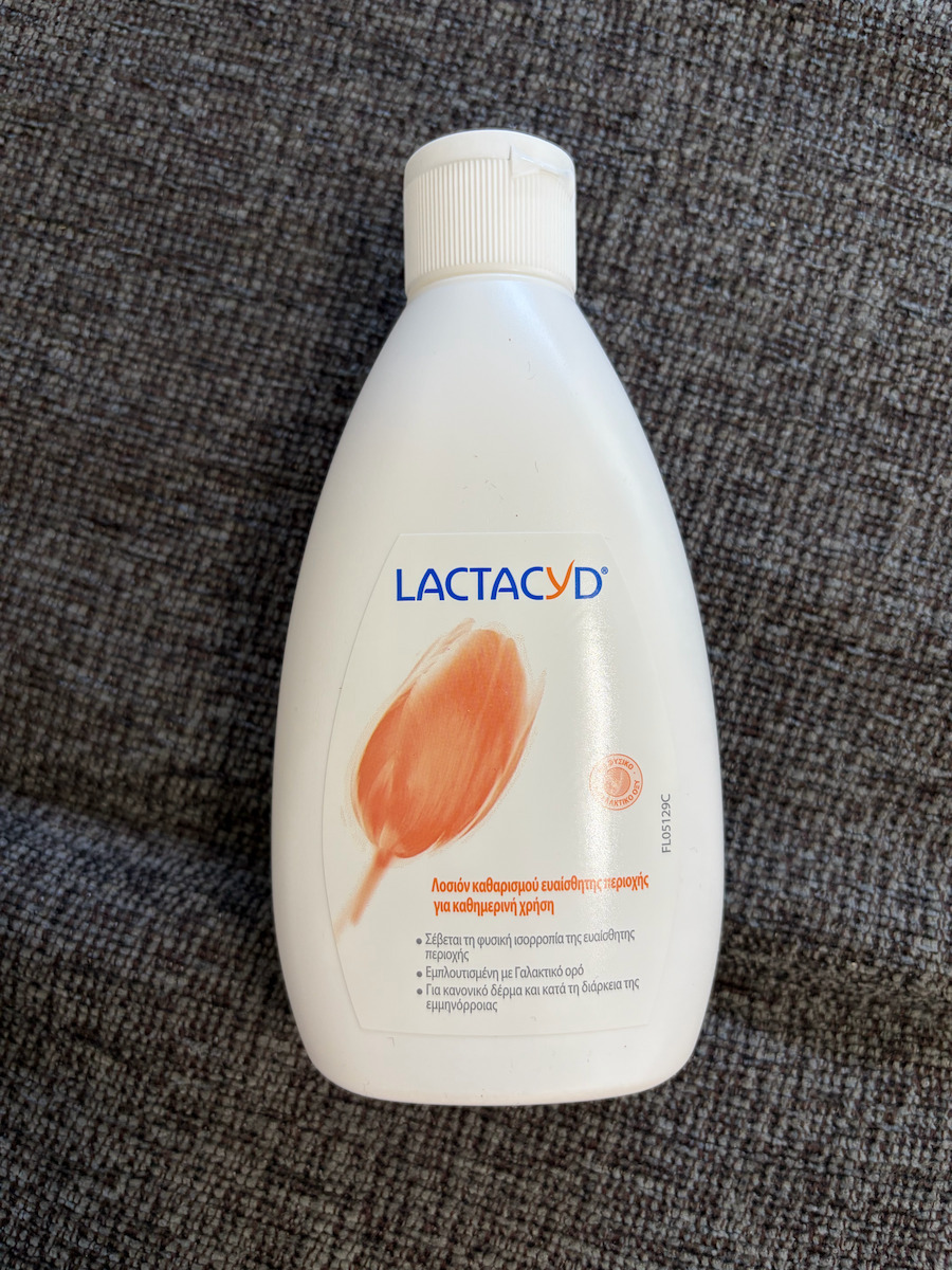 Lactacyd Classic Cleansing Lotion for Sensitive Area 300ml +gift 200ml