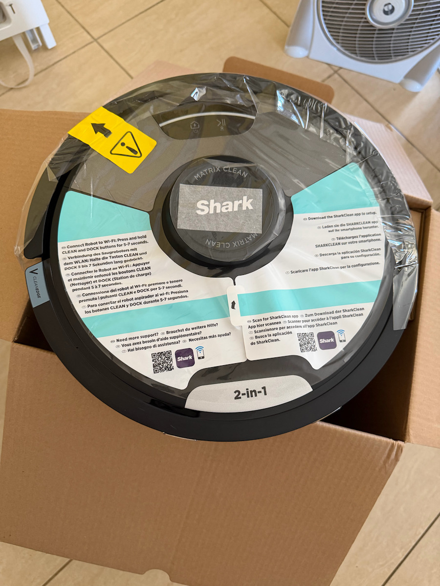 Shark Matrix Plus + Automatic Emptying System Robot Vacuum Cleaner with Laser Mapping Black