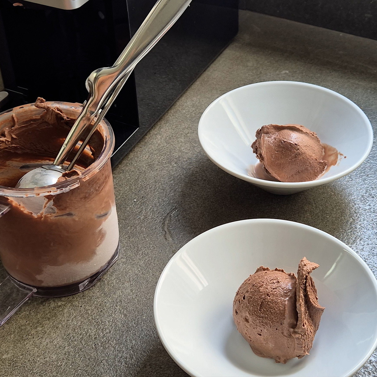 Izzy Italian Gelato Παγωτομηχανή 3x650ml Μαύρη