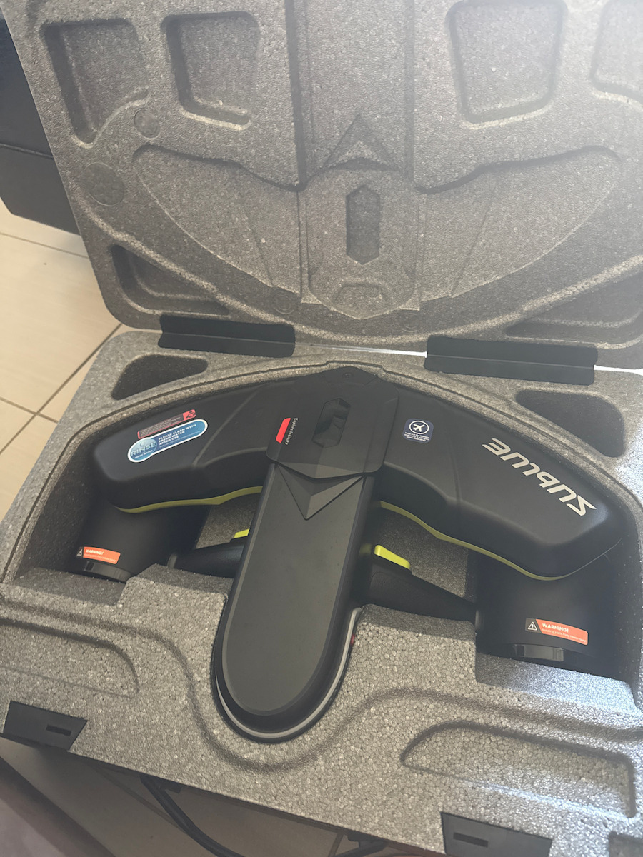 Sublue NavBow Underwater Seascooter with Maximum Speed 7.2km/h Battery Autonomy 60min and Weight 3.4kg