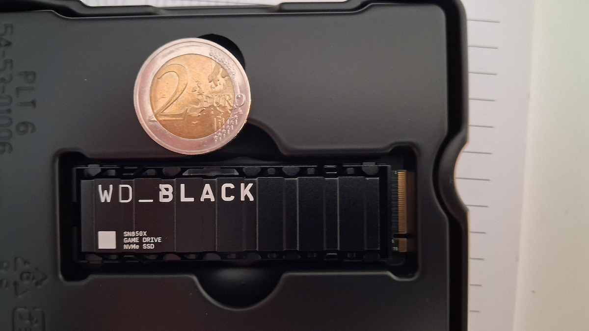 Western Digital Schwarzer SN850X Mit Kühlkörper SSD 4TB M.2 mit PCI Express 4.0 und Kühlkörper (Kompatibel mit PlayStation 5)