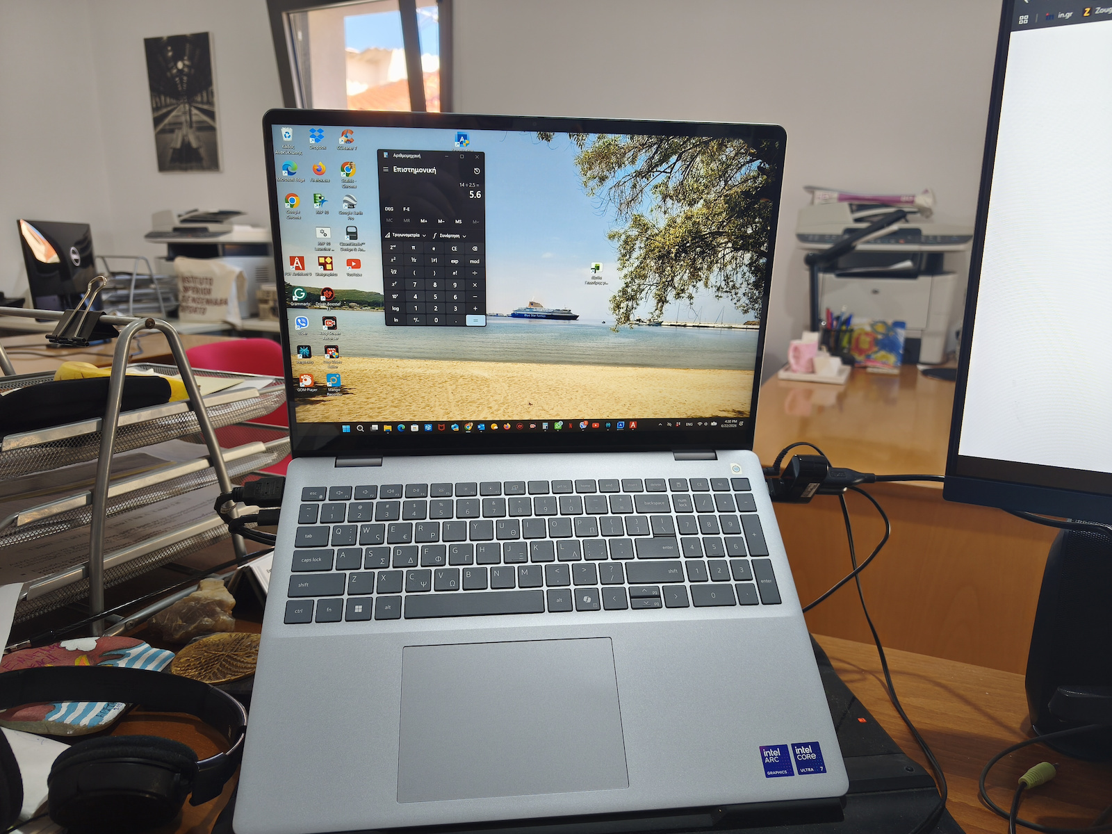 Dell 16 Plus DB16250 16" FHD+ Touchscreen (Ultra 7-288V/16GB/512GB SSD/W11 Home) (US Keyboard)