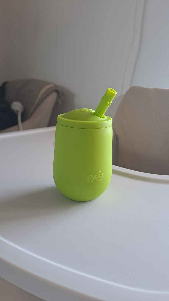 Ezpz Kleinkinderbecher Mini Cup aus Silikon Blau 118ml für 12m+m+
