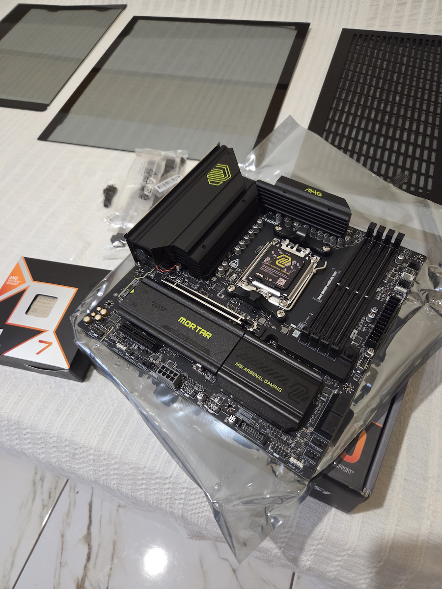 AMD Ryzen 7 9800X3D 4.7GHz Επεξεργαστής 8 Πυρήνων για Socket AM5 Tray