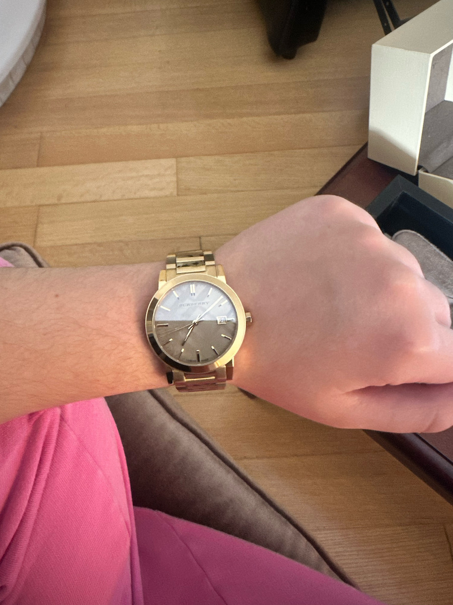 Burberry City Unisex Women's Watch with Gold Metal Bracelet