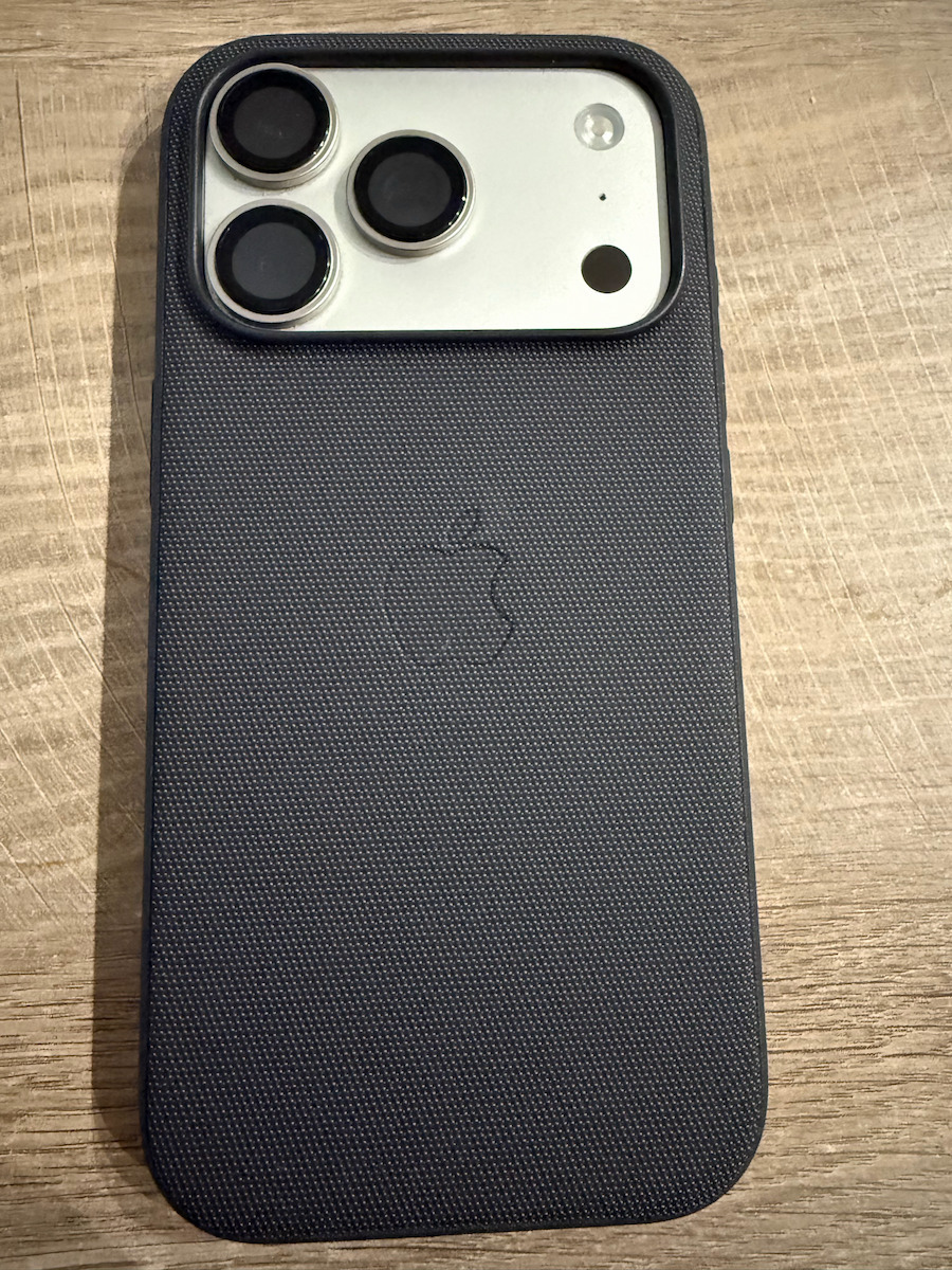 Apple TechWoven Case with MagSafe Back Cover Sienna (iPhone 17 Pro Max)
