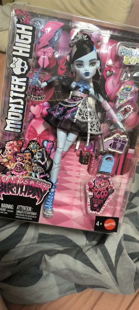 Mattel Monster High Scary Sweet Birthday Кукла Франки за 6+ години+ години