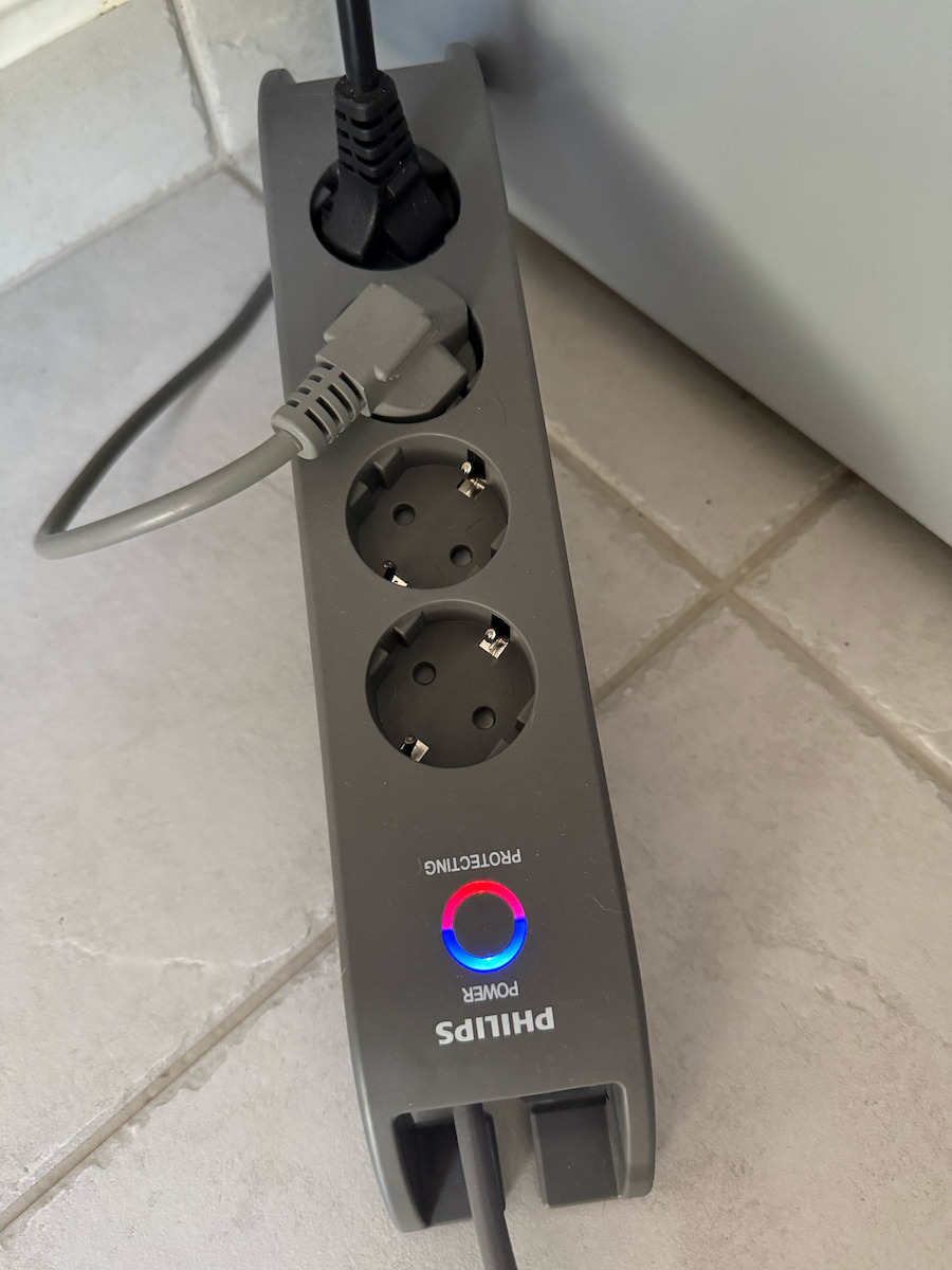 Πολύπριζο Ασφαλείας 4 Θέσεων Διακόπτη Philips Original Spn3140a/grs