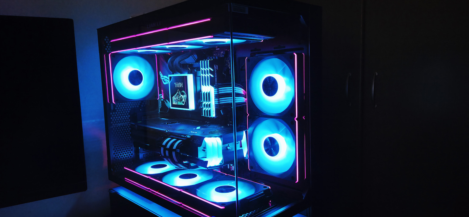 Cougar CFV235 Gaming Midi Tower Κουτί Υπολογιστή με Πλαϊνό Παράθυρο και RGB Φωτισμό Λευκό