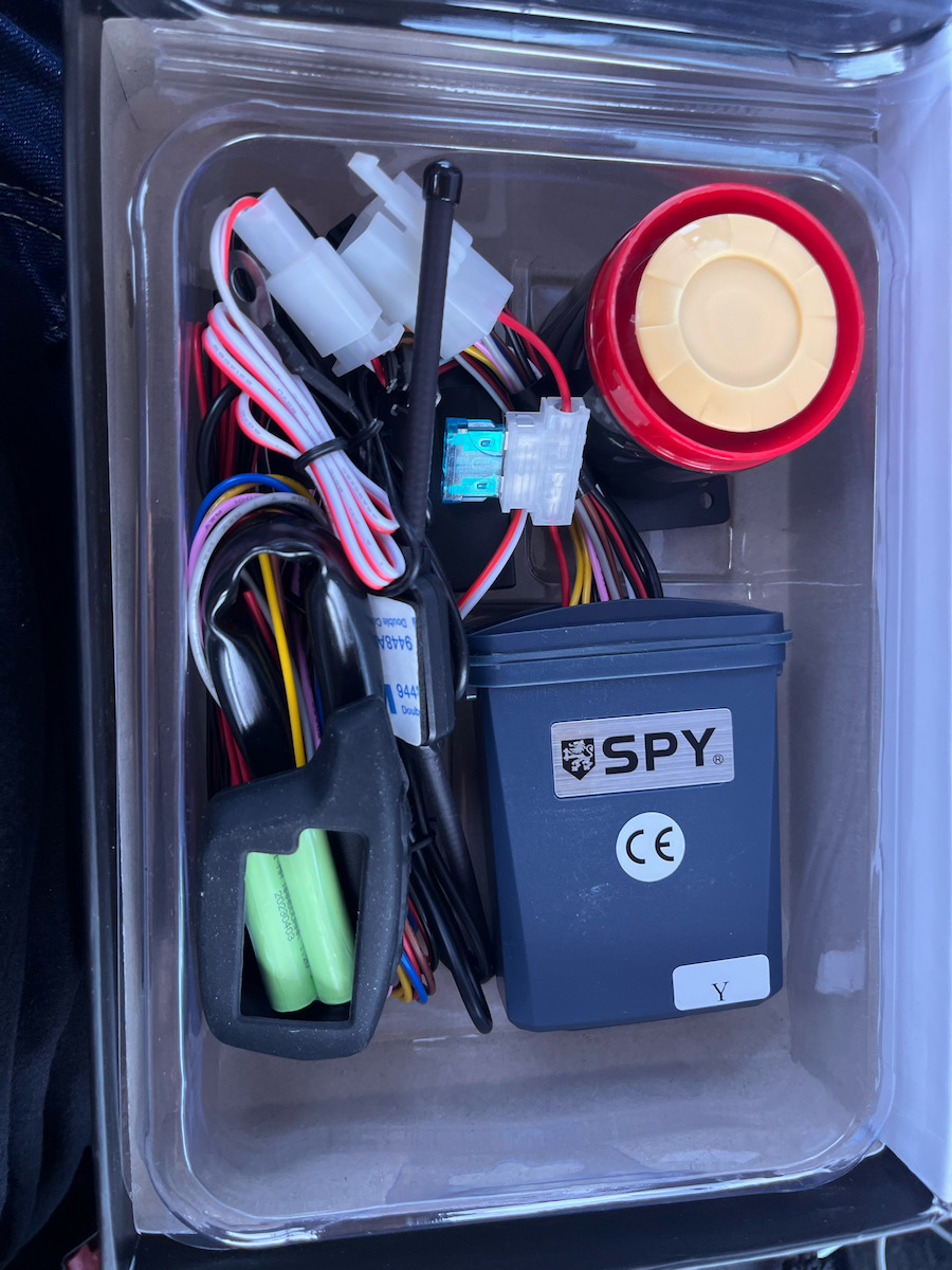Spy Alarm Machine Made 5000M 2-Way Motorcycle Alarm with Telenotification