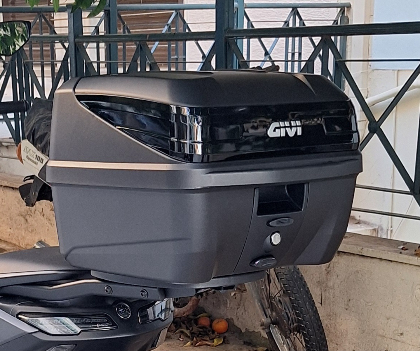 Givi Monolock Motorcycle Top Case 32l Black