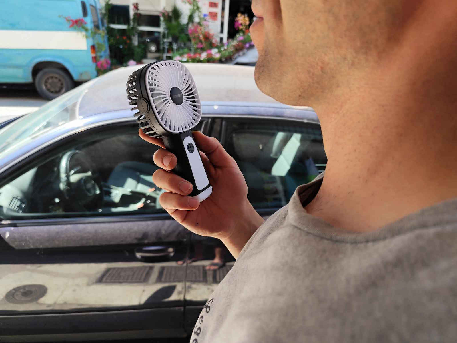 Andowl Handheld USB Fan Q-HF23