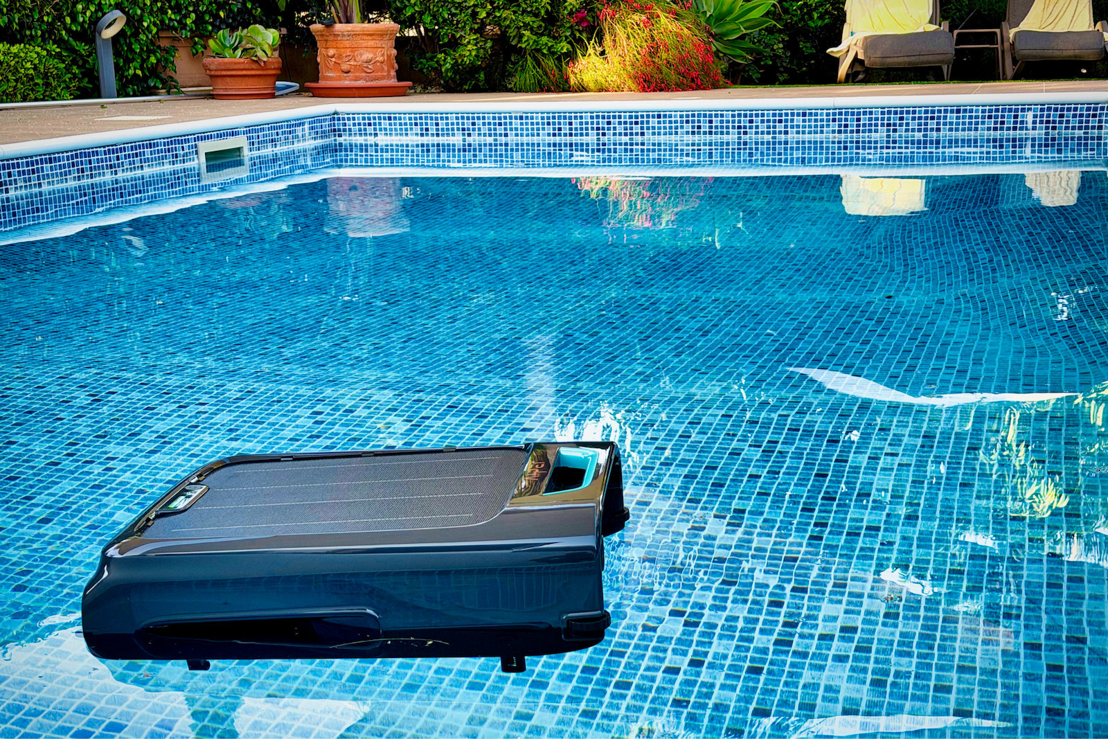 Aiper EcoSurfer S2 Wireless Robotic Pool Cleaner