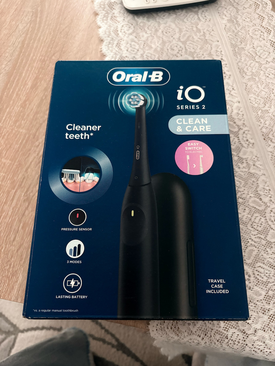 Oral-B Io Series 2 Електрическа Четка за Зъби с Калъф за Пътуване Черен