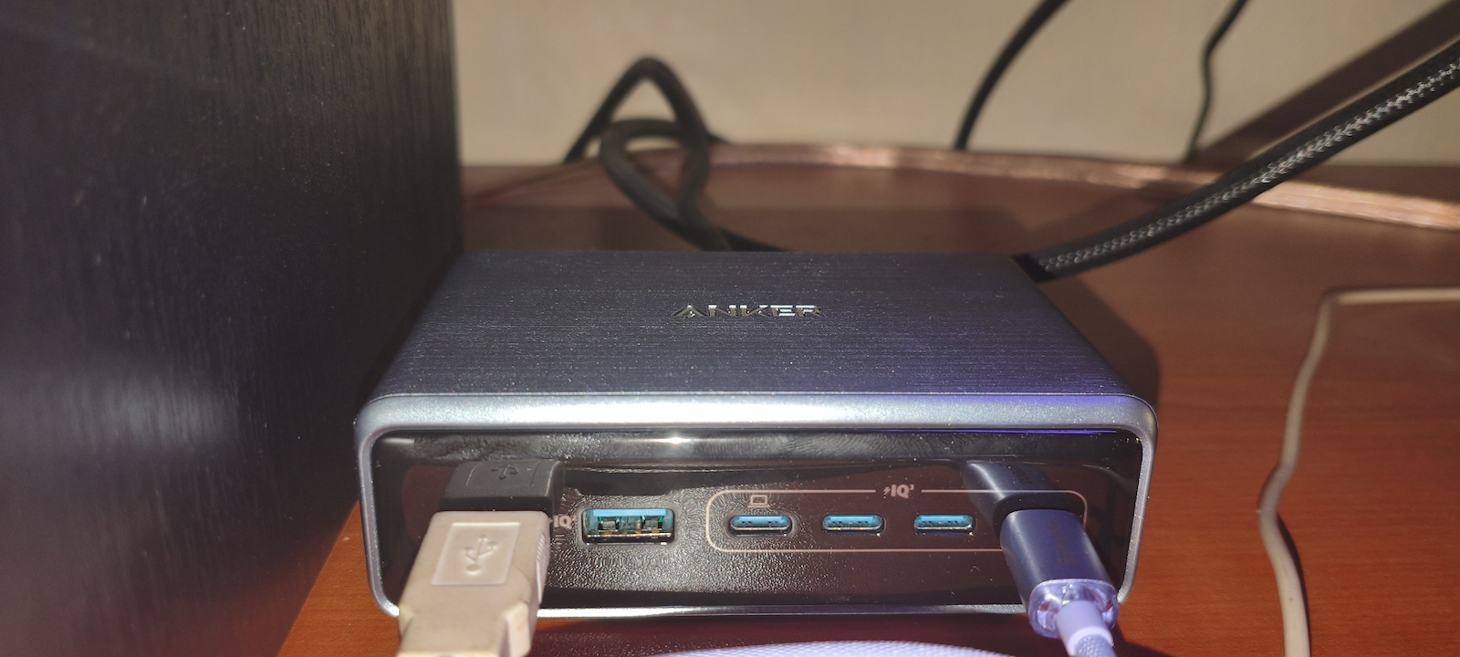 Anker GaN Charging Station with 2 USB-A Ports and 4 USB-C Ports 200W Power Delivery / Quick Charge 4.0 in Black Colour (Prime)