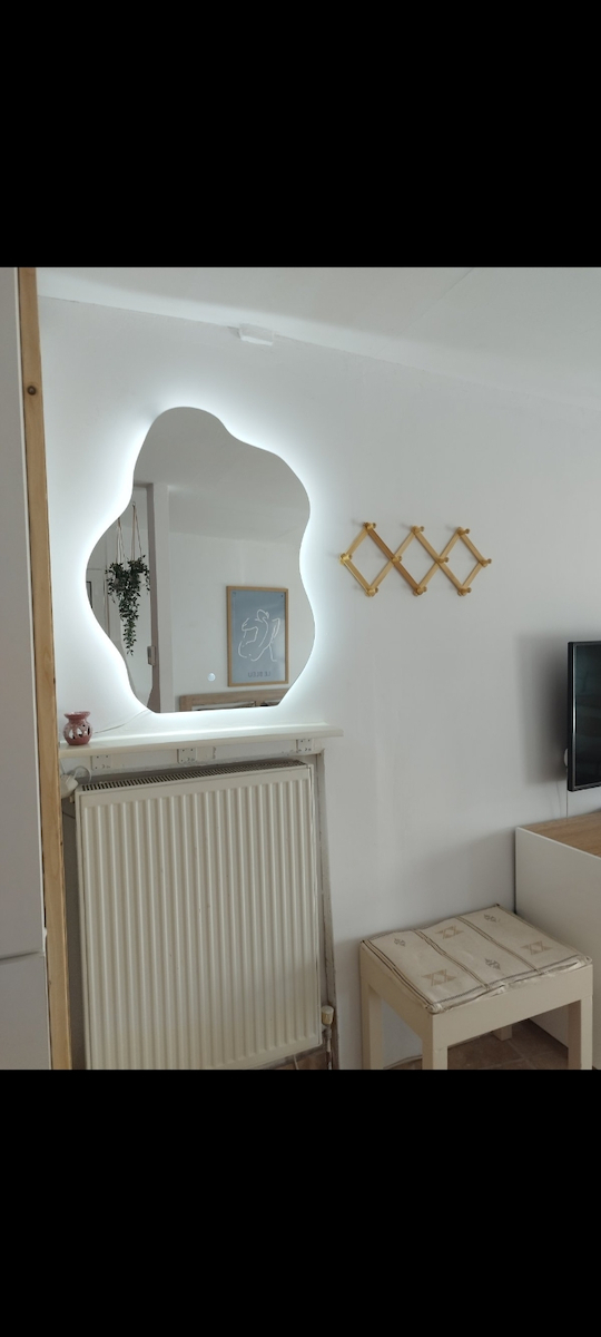 HomeMarkt Torch Καθρέπτης Τοίχου με Λευκό Ξύλινο Πλαίσιο & LED Φωτισμό 87x67cm