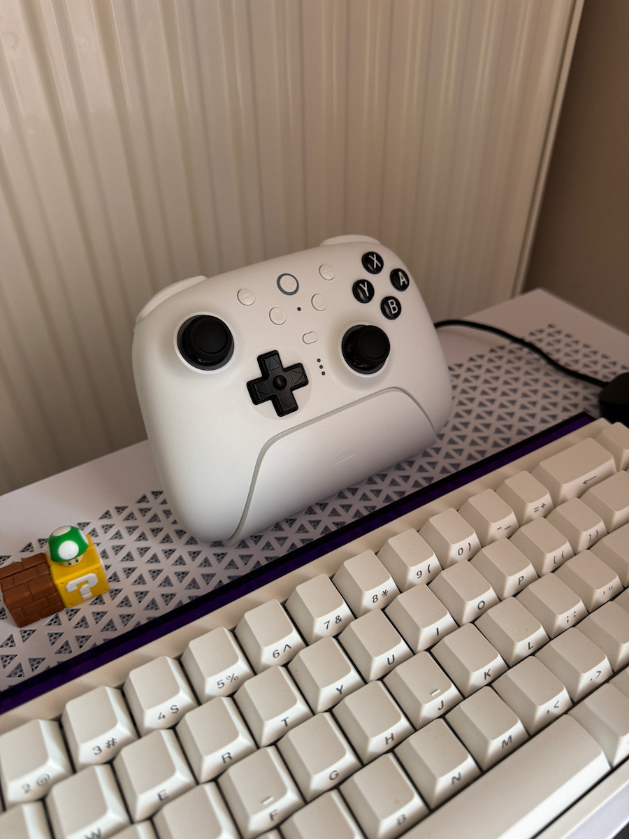 8Bitdo Ultimate 2 Wireless Gamepad with Hall Effect Sticks for PC Switch Switch 2 White