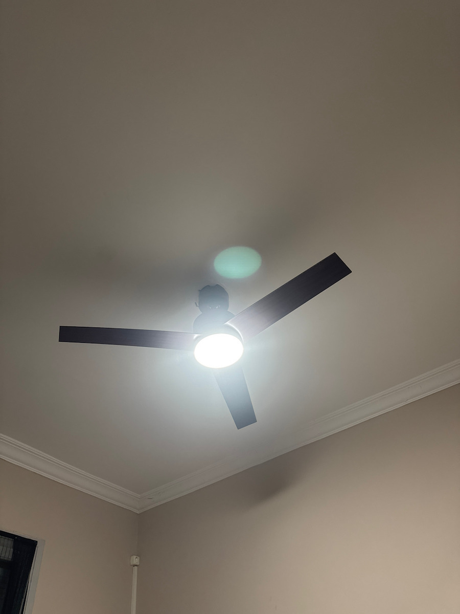 Izzy IZ-9031 Ceiling Fan 132cm With Light Brown / Black