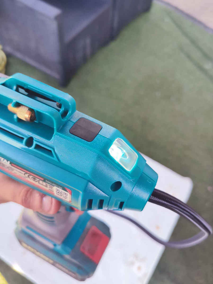 Total Car Tire Pump 150PSI Rechargeable Without Battery 20V