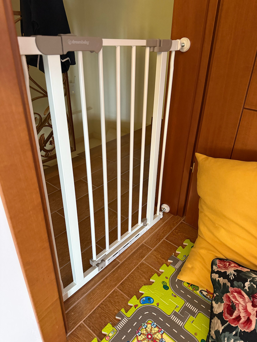 Dreambaby Πόρτα Ασφαλείας από Μέταλλο σε Λευκό Χρώμα 68εκ.
