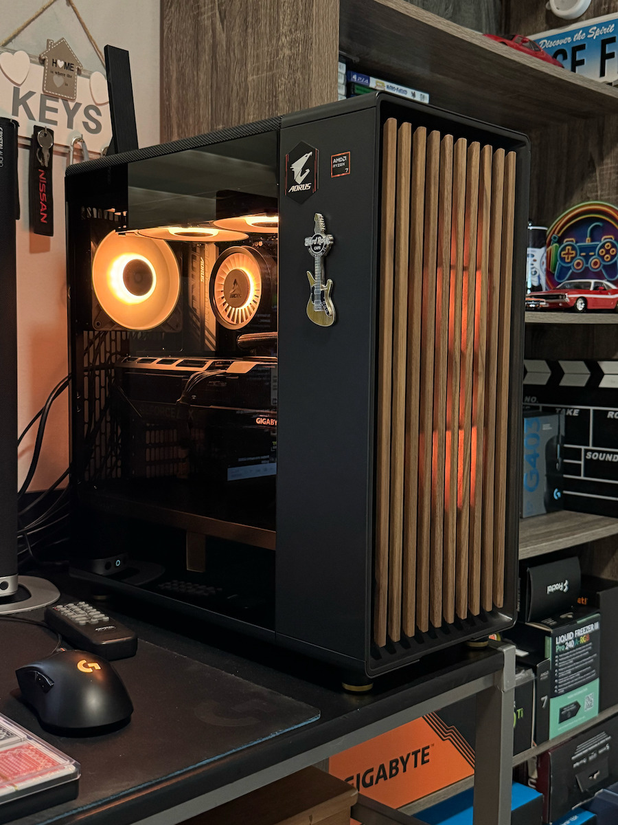 Fractal Design North Gaming Midi Tower Computer Case with Side Window Chalk White TGC