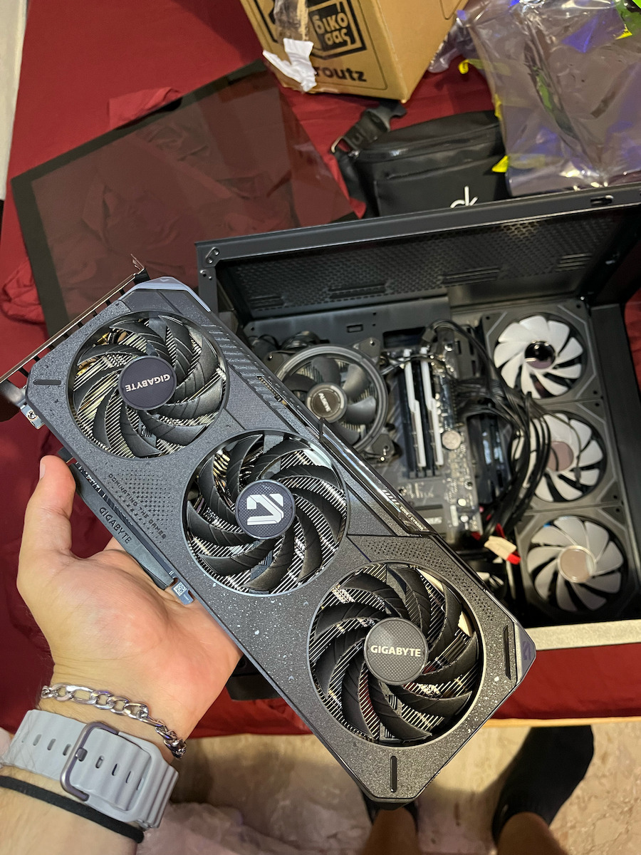 Gigabyte GeForce RTX 5060 8GB GDDR7 Гейминг OC Видеокарта
