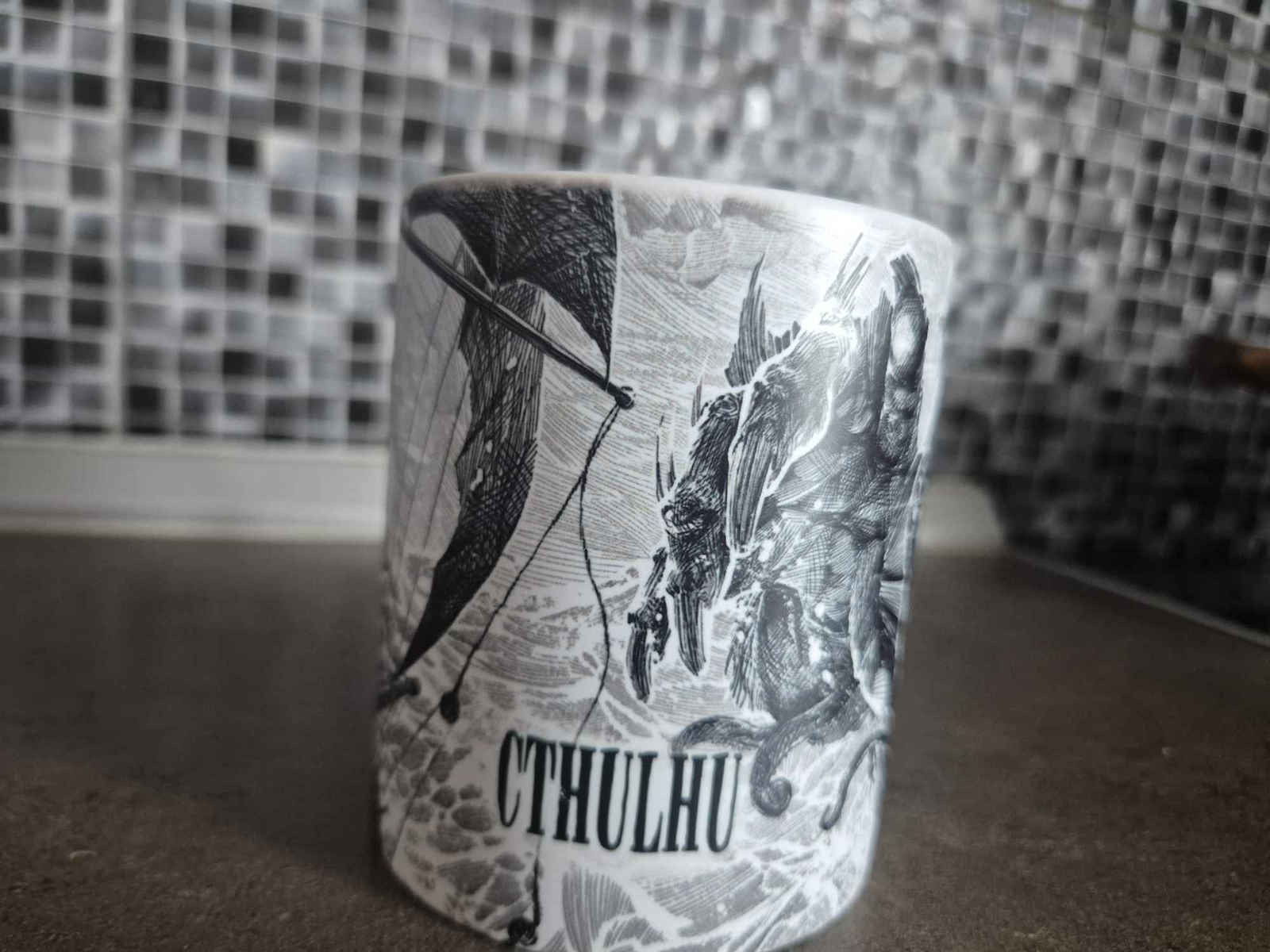 Abysse Cthulhu - Landschaft Tasse Keramik Graue 320ml