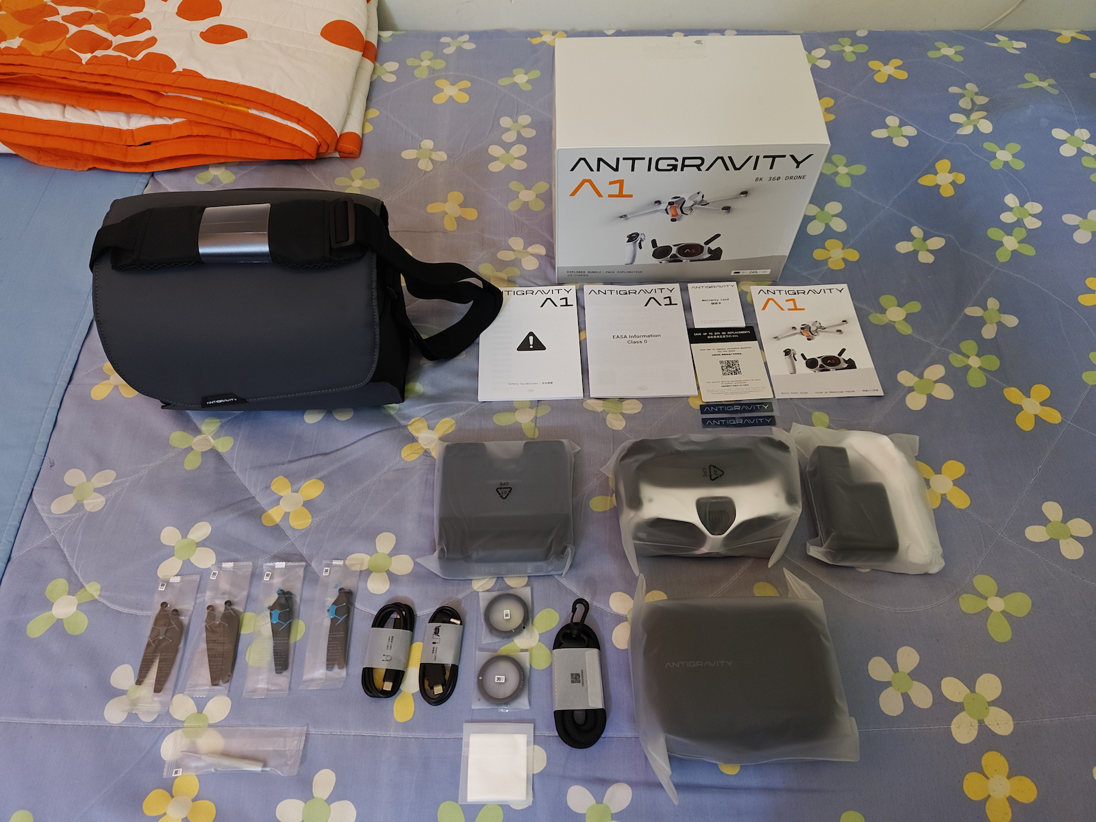Antigravity A1 8K 360 Dron 2.4 GHz cu 8K Cameră Telecomandă & Ochelari FPV Pachet Explorer