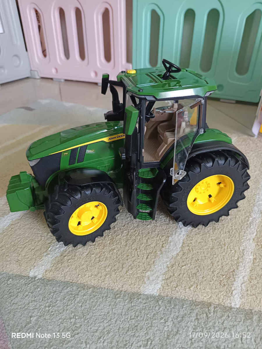 Bruder John Deere Tractor 1:16 Pickup Truck For 3+ Years Old