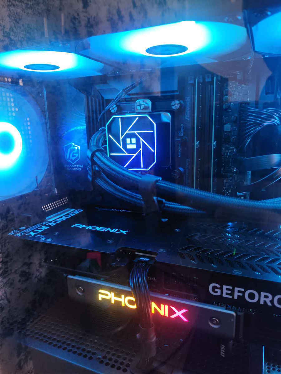 Phantom Gaming Z890M Riptide WiFi Placă de bază Micro ATX cu Intel 1851 Socket