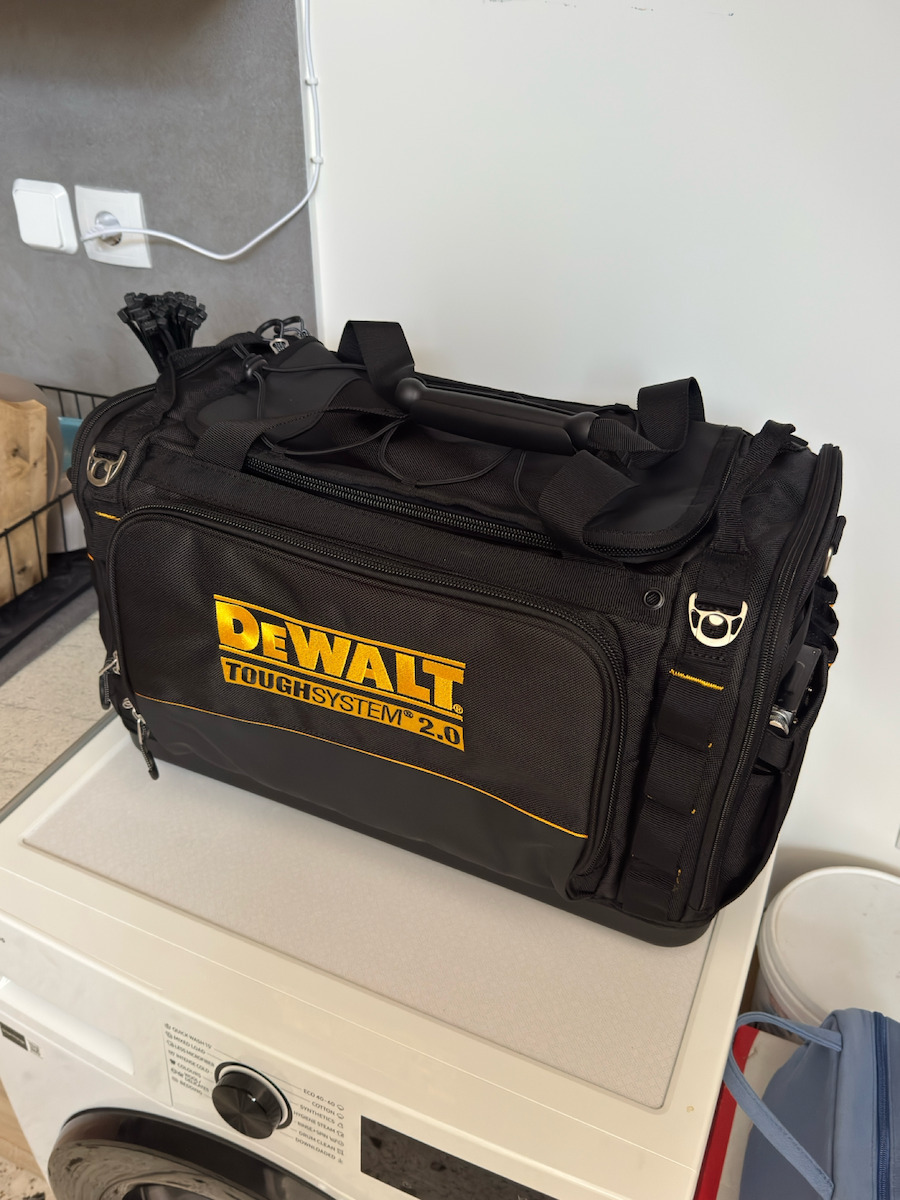 DEWALT DWST83522 Geantă de Mână Impermeabilă Neagră