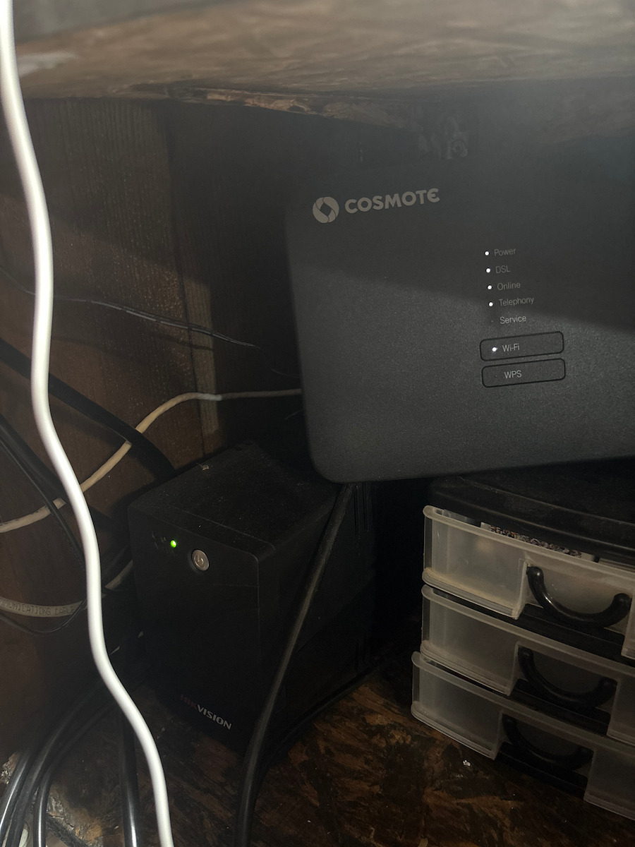Hikvision DS-UPS1000 UPS 1000VA 600W Mit 2 Schuko Steckdosen