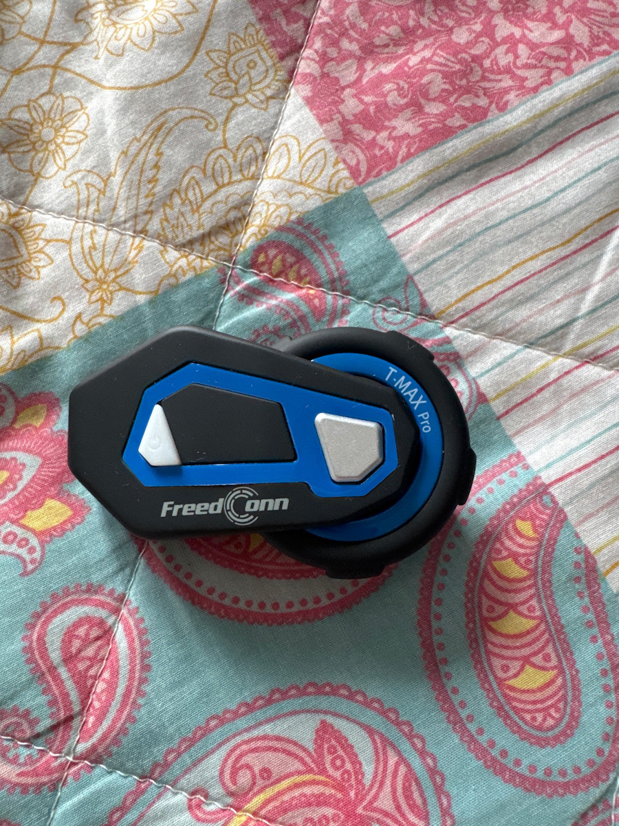 FreedConn T-MAX Pro 1200m for up to 6 users with Bluetooth