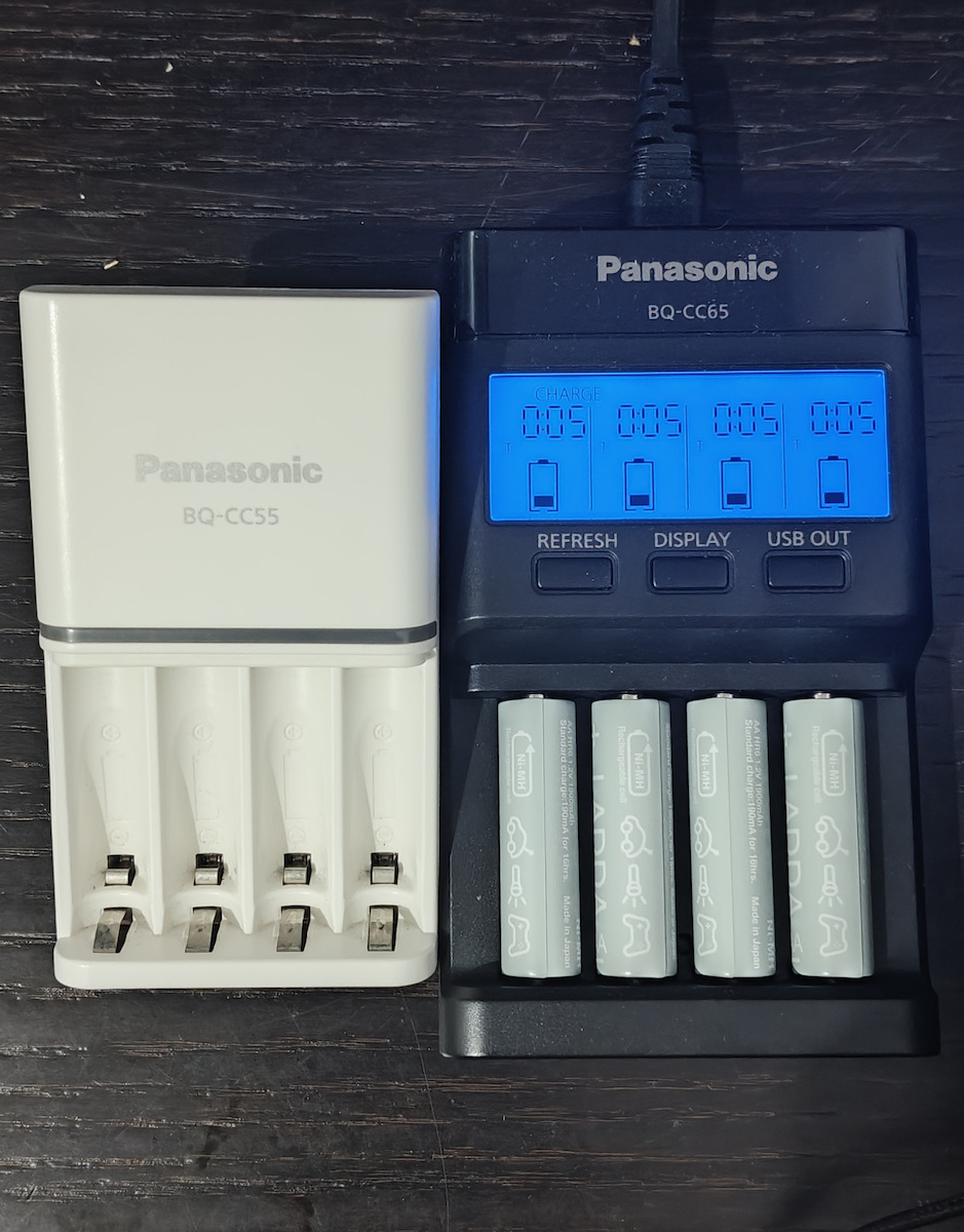 Panasonic Eneloop Professional BQ-CC65 USB Ladegerät 4 Batterien Ni-MH Größe AA/AAA