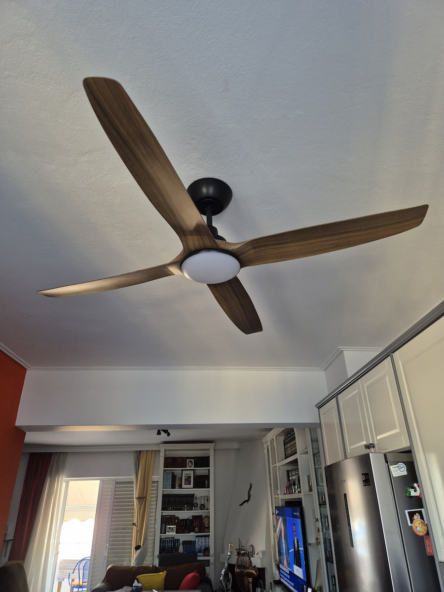 Life Grande Apeliotes Deckenventilator 142.24cm mit Leuchte Braun / Schwarz